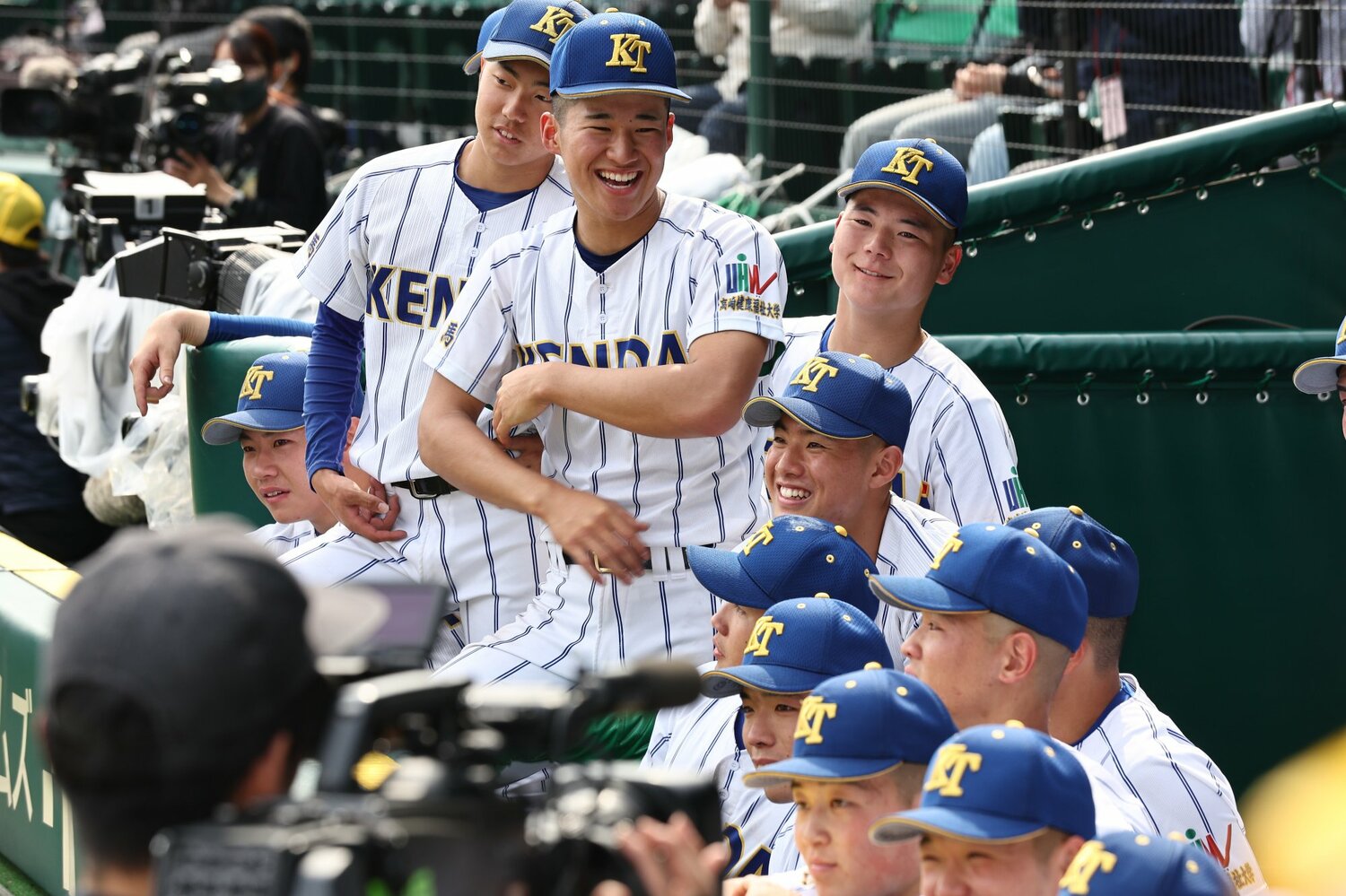 センバツ初優勝後の健大高崎ナイン　©JMPA