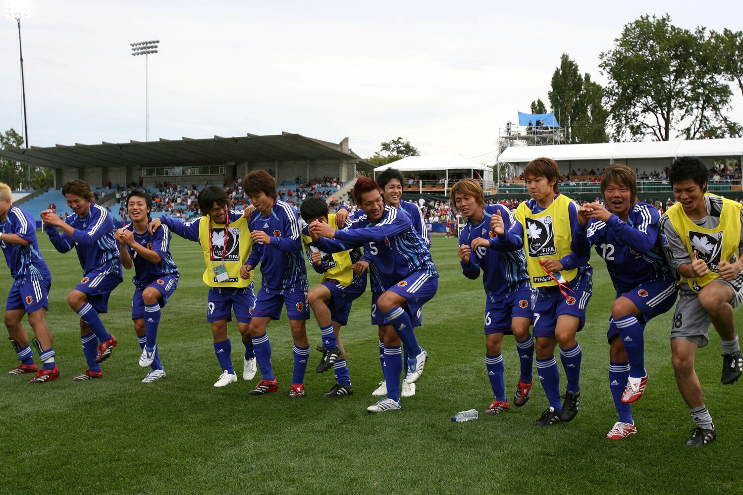 「かめはめ波」や当時流行った「ビリーズブートキャンプ」のパフォーマンスで話題を集めた調子乗り世代　©︎YUTAKA/AFLO SPORT