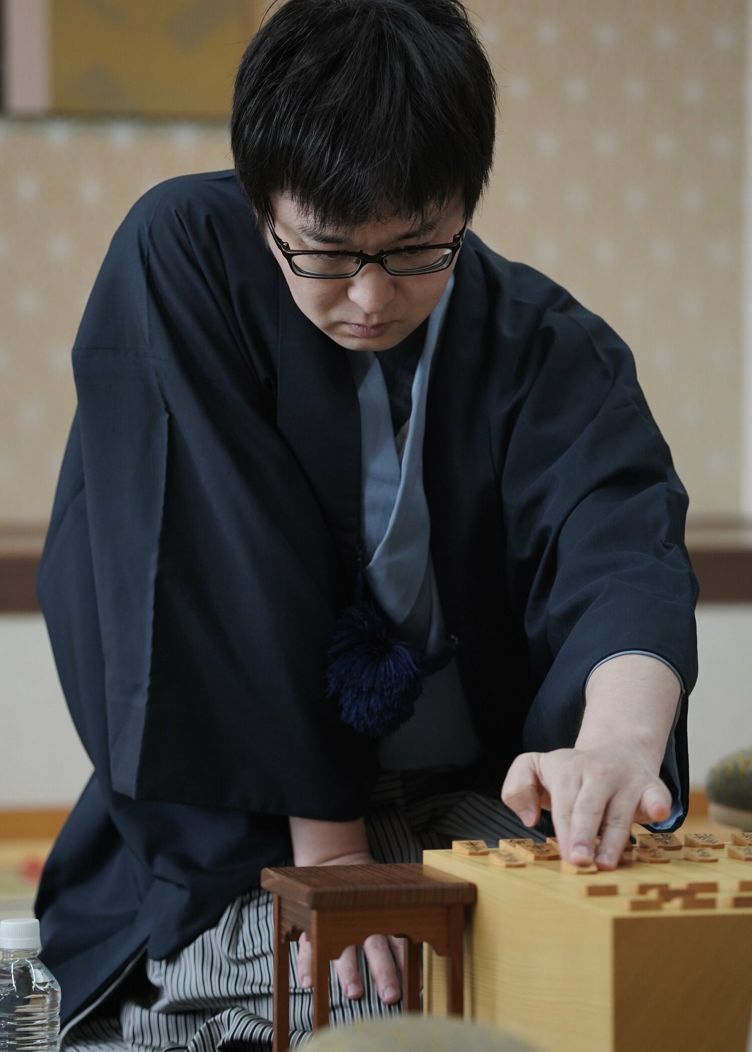 棋聖戦第1局の山崎 ©日本将棋連盟
