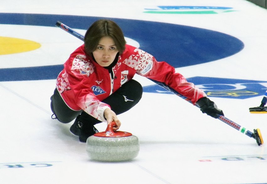 世界選手権でのスキップ・吉村紗也香　©JIJI PRESS