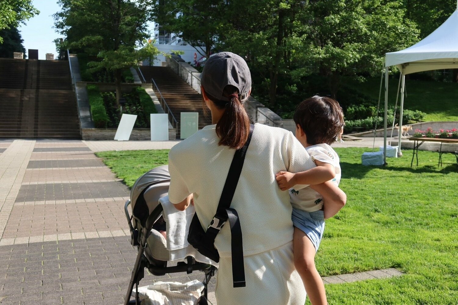 現在はアメリカでふたりの子どもの子育てに奮闘中の畠山さん／本人提供