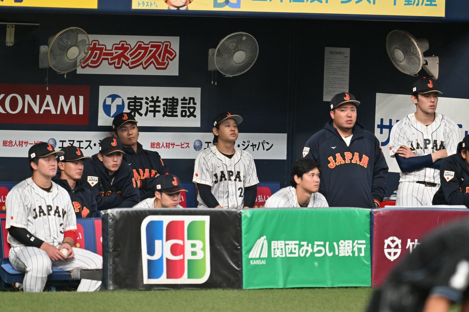 右から2番目が山川穂高　©Naoya Sanuki