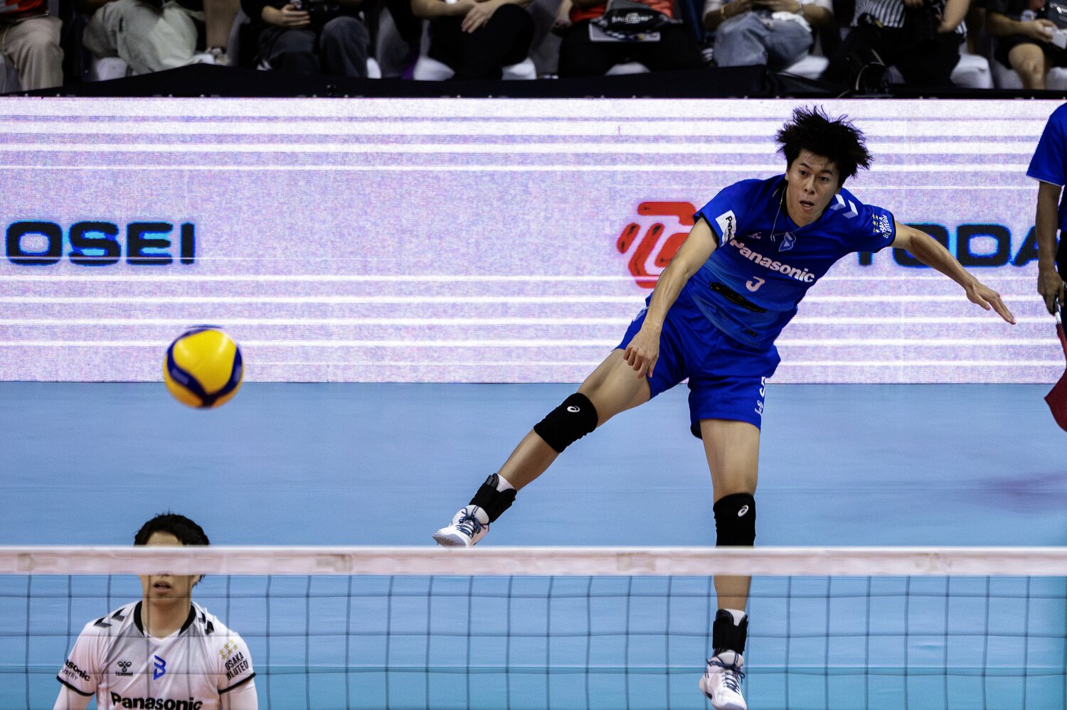 SVリーグ開幕に向けてコンディションを上げる大阪ブルテオン富田将馬（27歳）　©︎Takuya Sugiyama