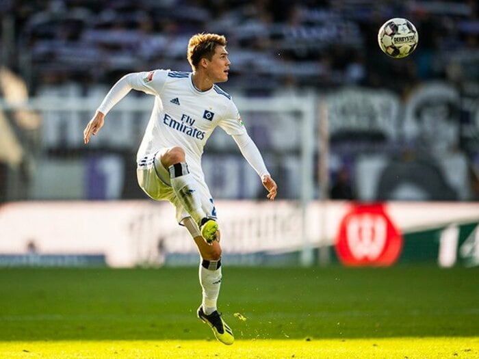 酒井高徳がブンデス2部で新境地。キャプテンは辞退しても立場は不変。＜Number Web＞ photograph by Getty Images