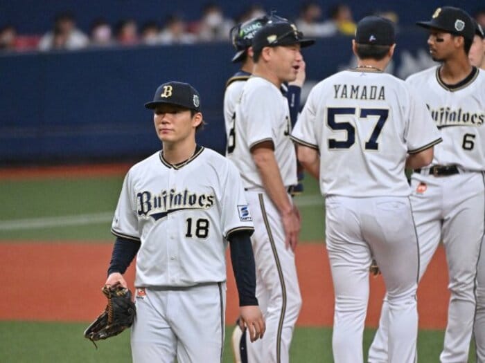 山本由伸、衝撃の“2試合12失点”はなぜ起きた?「狙い球を絞って…」「クセを見破ったのか」ロッテコーチが明かしていた「攻略の糸口」<Number Web> photograph by Hideki Sugiyama