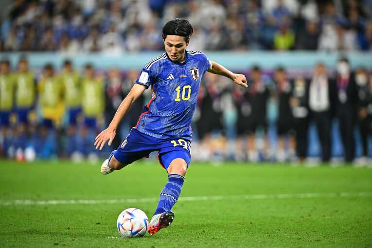 南野拓実のPK（2枚目／全10枚）©Takuya Kaneko/JMPA