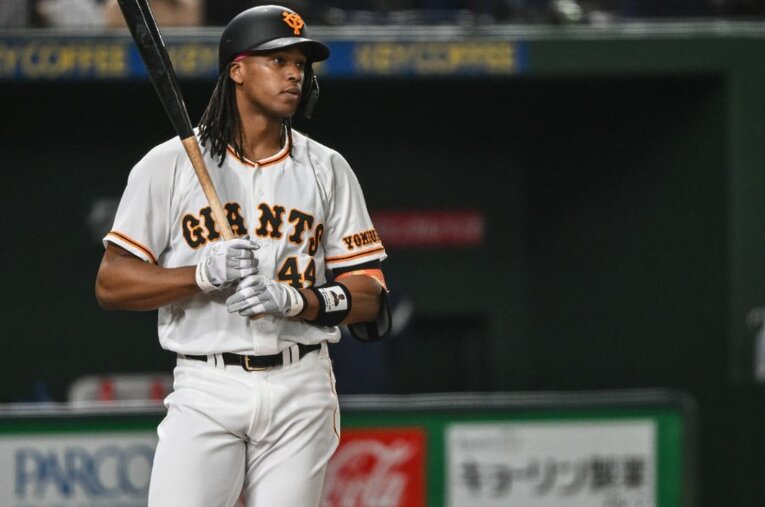 今季から巨人でプレーするウォーカー。打率は.298（5月30日現在）と好調だが、守備面の不安には東スポが開幕前から目を付けていた ／ photograph by Nanae Suzuki