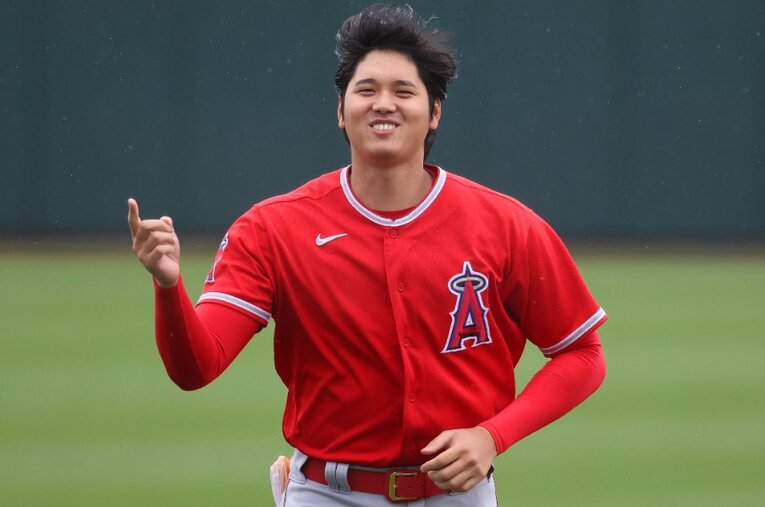 2021年の春季トレーニングで笑顔を見せた大谷翔平 ／ photograph by Getty Images