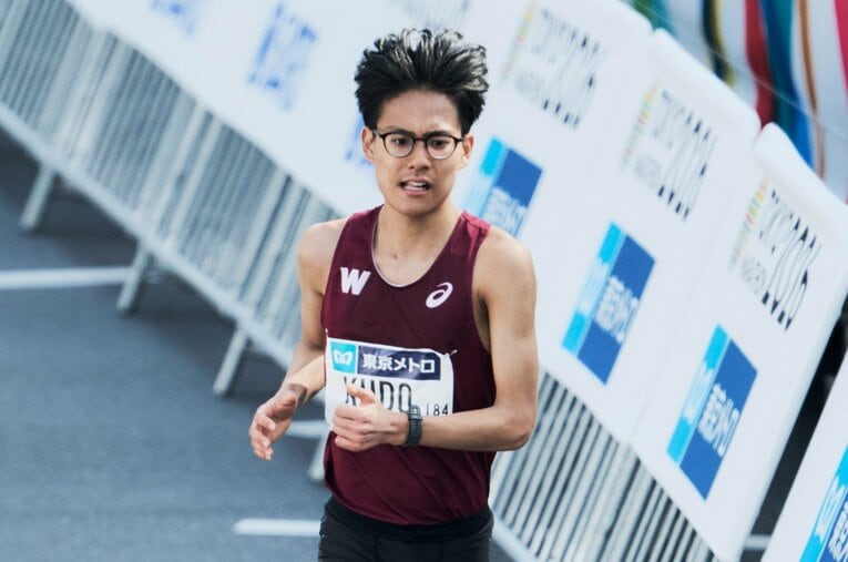 3月の東京マラソンで好走した“山の名探偵”こと早大4年の工藤慎作。実はレース中にはアクシデントも起きていたという　©Yuki Suenaga