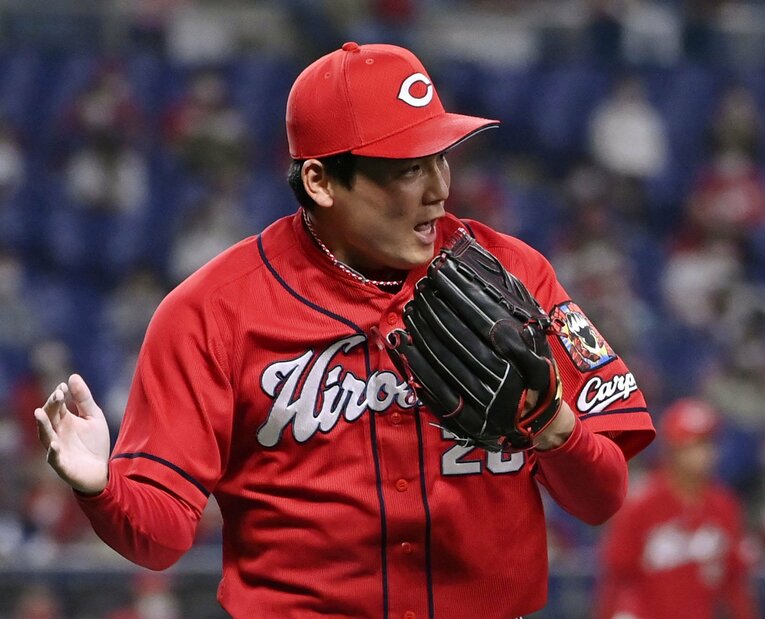 新人ながらクローザーとして見事な働きを見せている栗林©Kyodo News