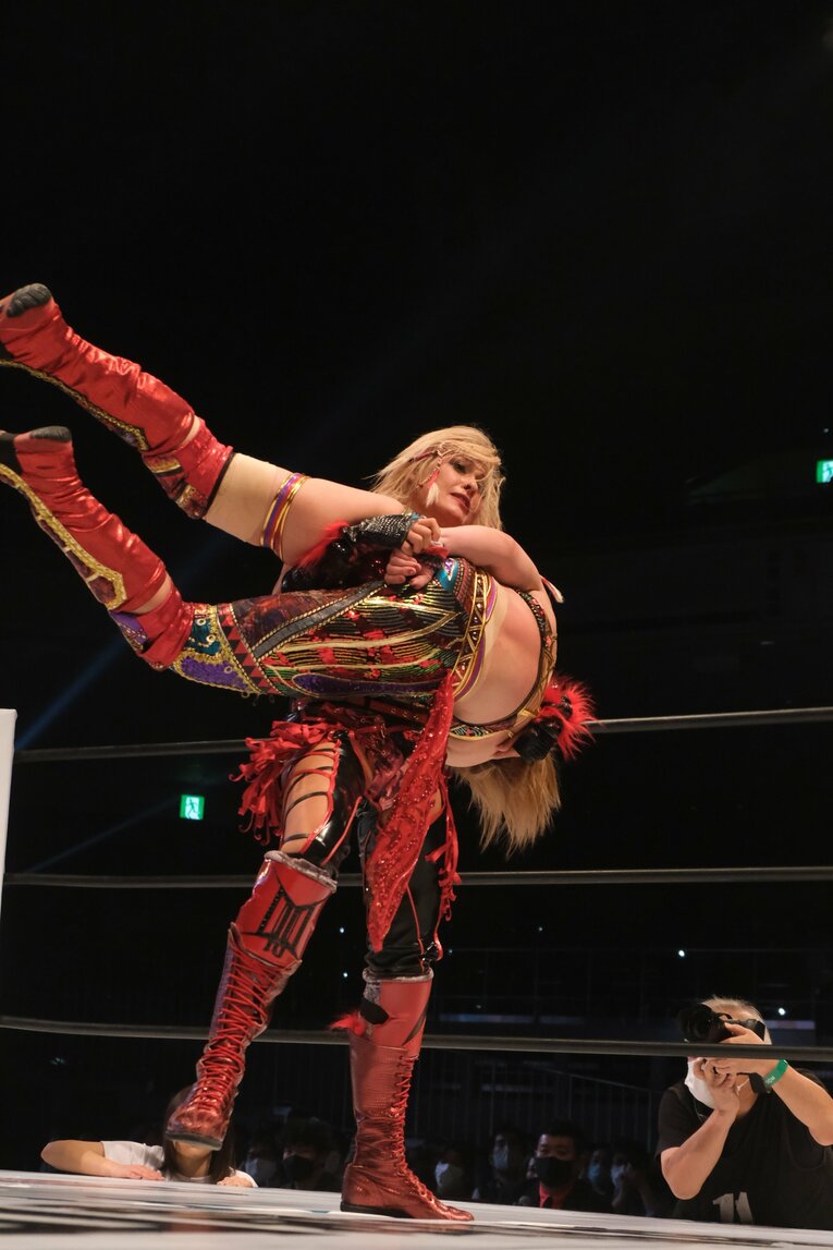 タイトルマッチは“朱里との作品”だった…新王者・ジュリアはスターダムをどう“引っかき回す”のか？ 異例のアピール「全員覚悟しとけよ！」(55)