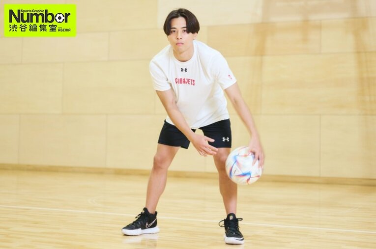 身長167cmながら、日本代表の司令塔として活躍を続ける富樫選手。同じくらいの身長で観客を魅了するメッシの大ファンだという ／ photograph by Yuki Suenaga