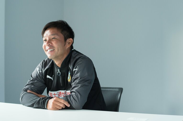 選手交代のタイミングは「自分でも読めない(笑)」と語る鬼木監督（2017年撮影）　(C)Nanae Suzuki