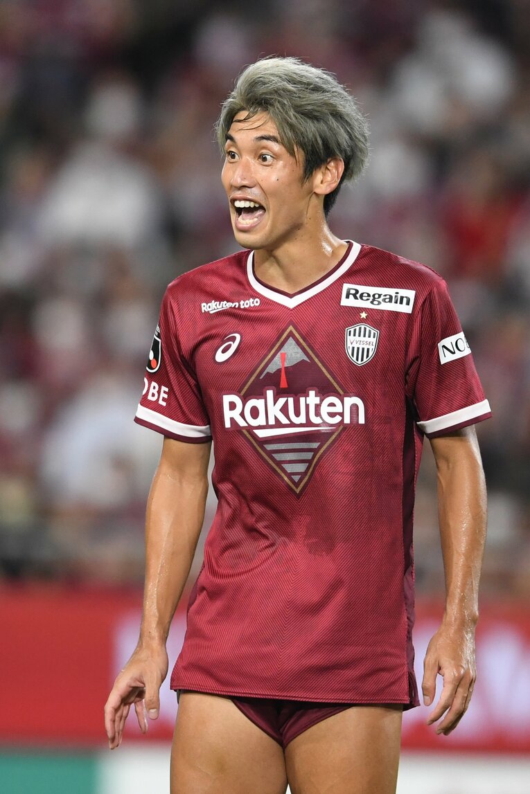 PKをアピールする大迫勇也