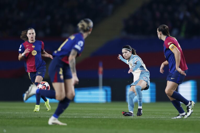 中盤攻守の要として奮闘したが