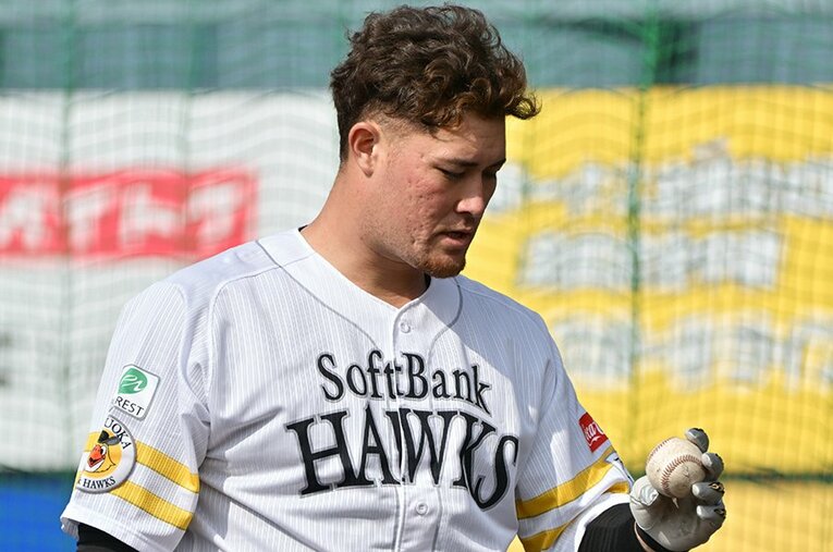 巨人への電撃トレードが決まったリチャード。ソフトバンク二軍時代の成績は名だたるスラッガーと同等以上の成績を残している ／ photograph by Hideki Sugiyama