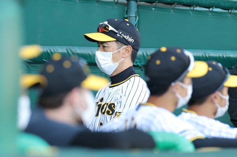 暗黒時代のエース・藪恵壹が緊急提言。阪神復活のポイントとは？ ／ photograph by Sankei Shimbun