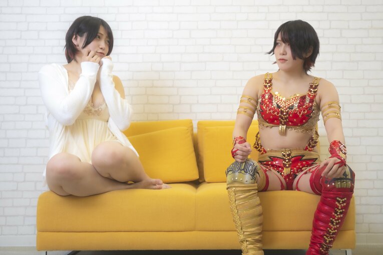 （写真をクリックするとその他の「特別グラビア」もご覧になれます）