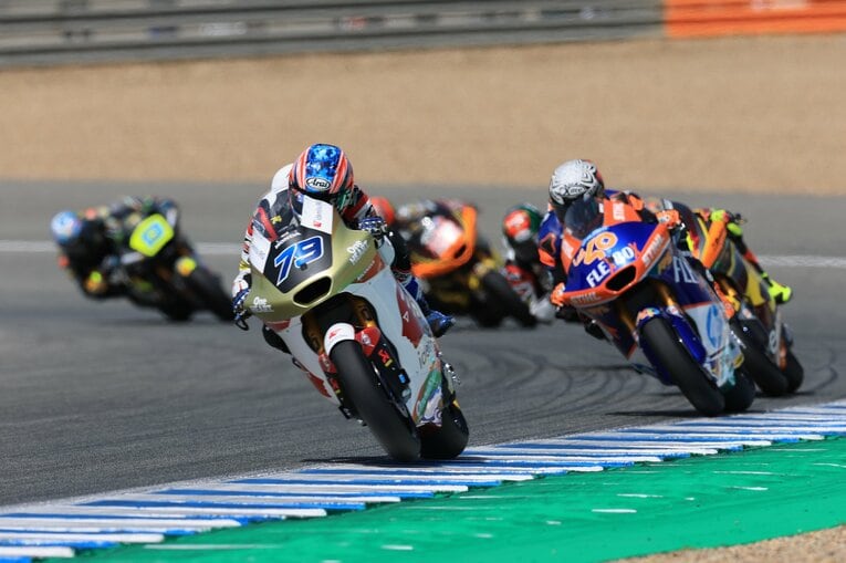 完璧なホールショットから追いすがる後続を突き放し、強さを見せつけた小椋。来季のMotoGP昇格も視界に入ってきた