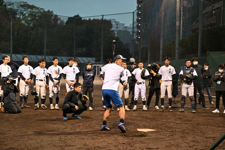 新宿高校野球部を指導したイチロー　©Naoya Sanuki