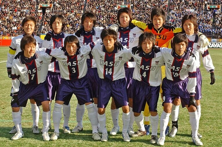 「セクシーフットボール」で高校サッカー日本一となった野洲高校。選手権を語るうえで欠かせない“消えた天才”たちを振り返る ／ photograph by JIJI PRESS