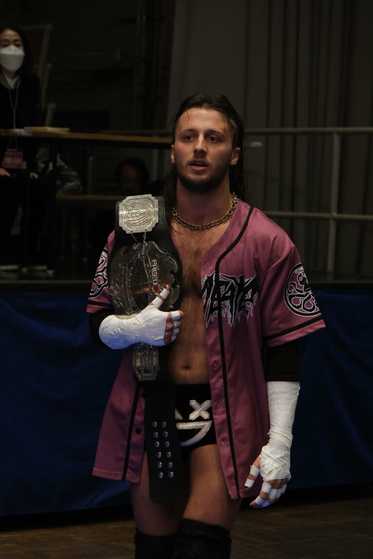 「デスマッチ・イズ・マイライフ」妻の急死を乗り越えた“クレイジー・キッド”竹田誠志の決意「蛍光灯やカミソリで傷つけ…でもそれが生きがい」(92)