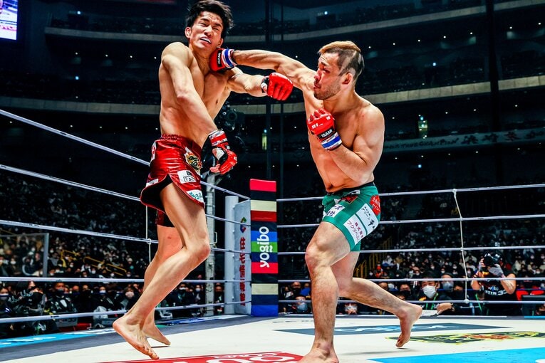 扇久保は準決勝の井上戦に続き、朝倉海との決勝戦でも的確に打撃をヒット。リーチの差を感じさせない戦いを見せた　©RIZIN FF Susumu Nagao