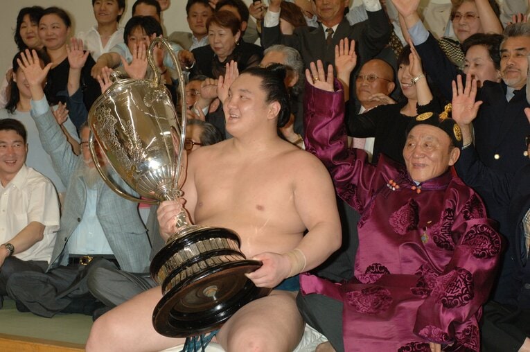 2007年5月、夏場所で全勝優勝。横綱昇進を確実にした　©Hideki Sugiyama