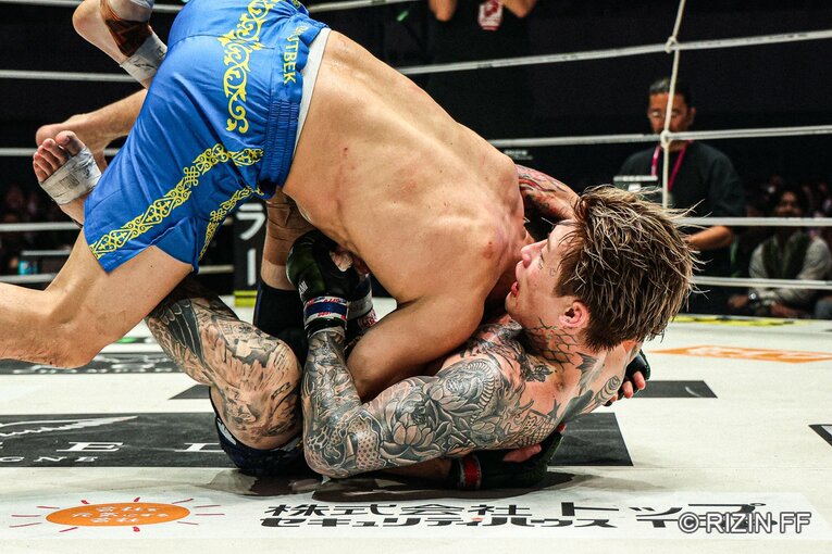 『超RIZIN.5』平本蓮vs.カルシャガ・ダウトベック　©RIZIN FF