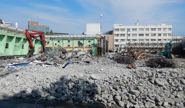 建て替えに伴う取り壊し中の神奈川体育館（神奈川スケートリンク）2014年9月24日撮影