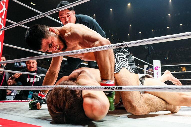 シェイドゥラエフの“パウンド地獄”（5枚目／全13枚） ©RIZIN FF Susumu Nagao