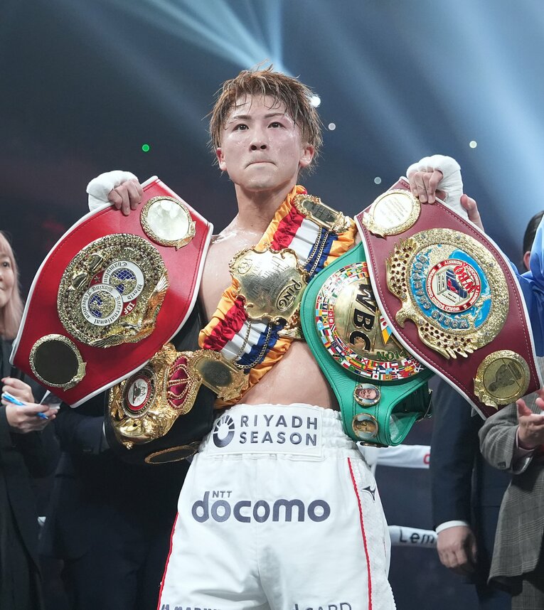 危なげなく挑戦者キム・イェジュンを退けた井上尚弥　©Naoki Fukuda