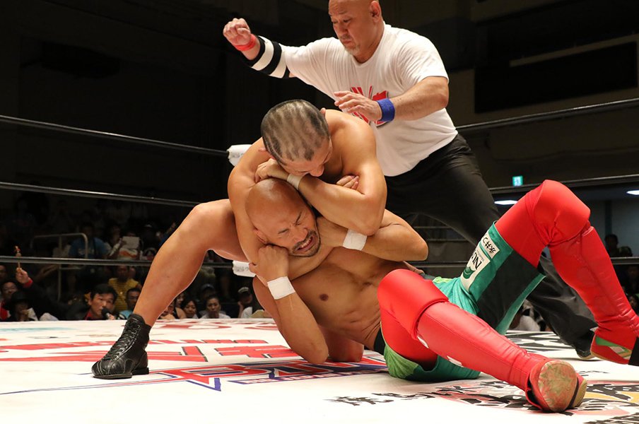 悪性リンパ腫と闘う垣原賢人へ、鈴木みのるからの厳しすぎるエール。<Number Web> photograph by Yukio Hiraku