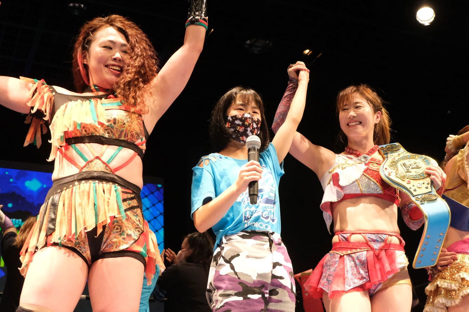 デビュー戦を無事終えた咲蘭（中央）©Norihiro Hashimoto