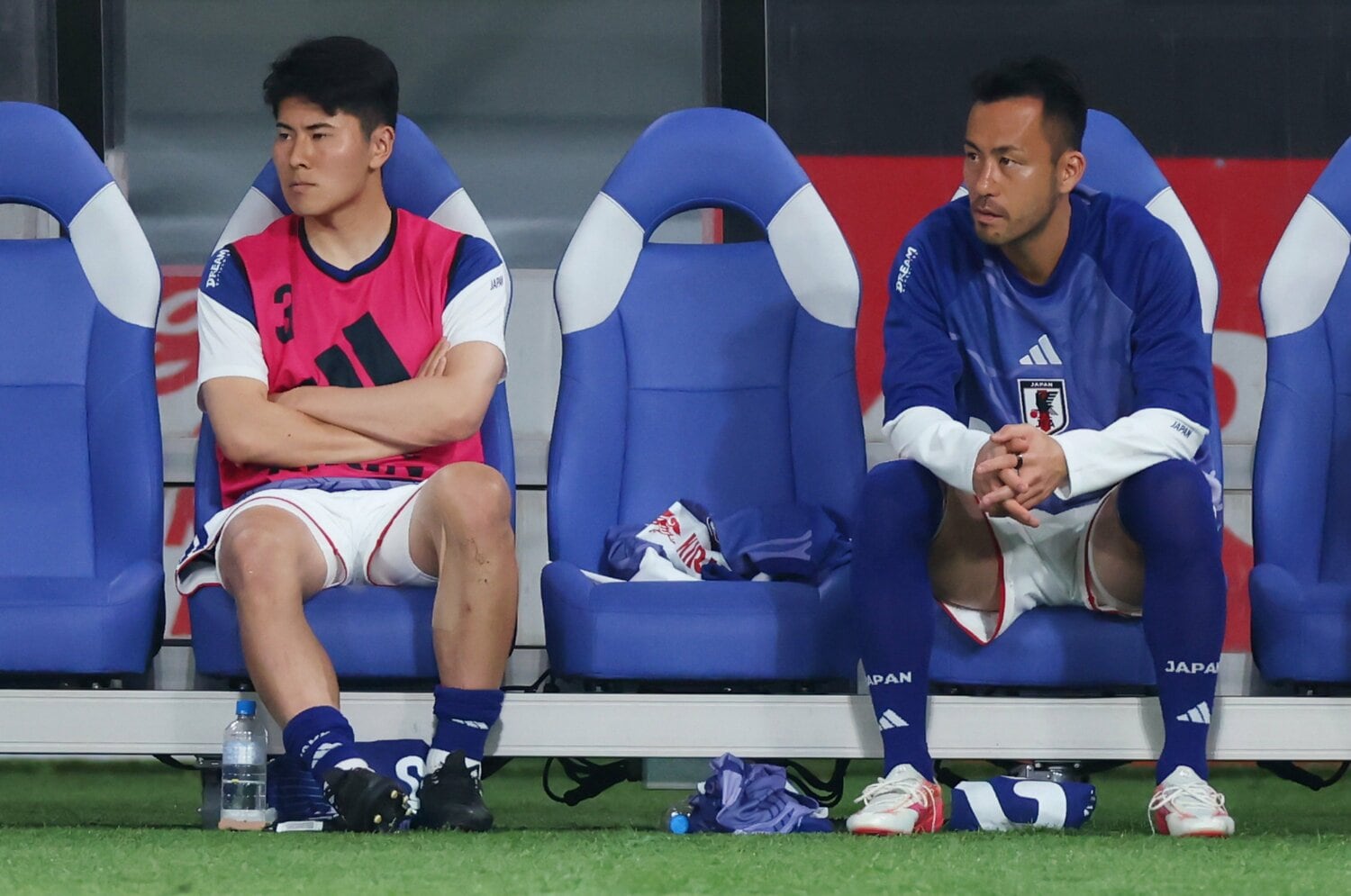 アイスランド戦での淳之介と吉田 ©Naoki Morita/AFLO