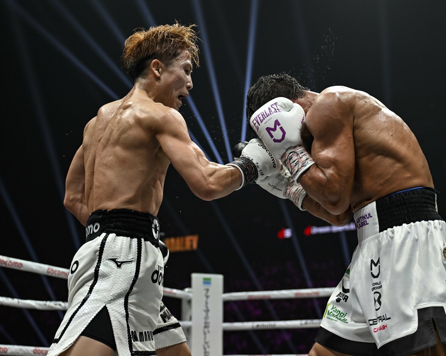 3連発ボディからのアッパー　©Hiroaki Finito Yamaguchi