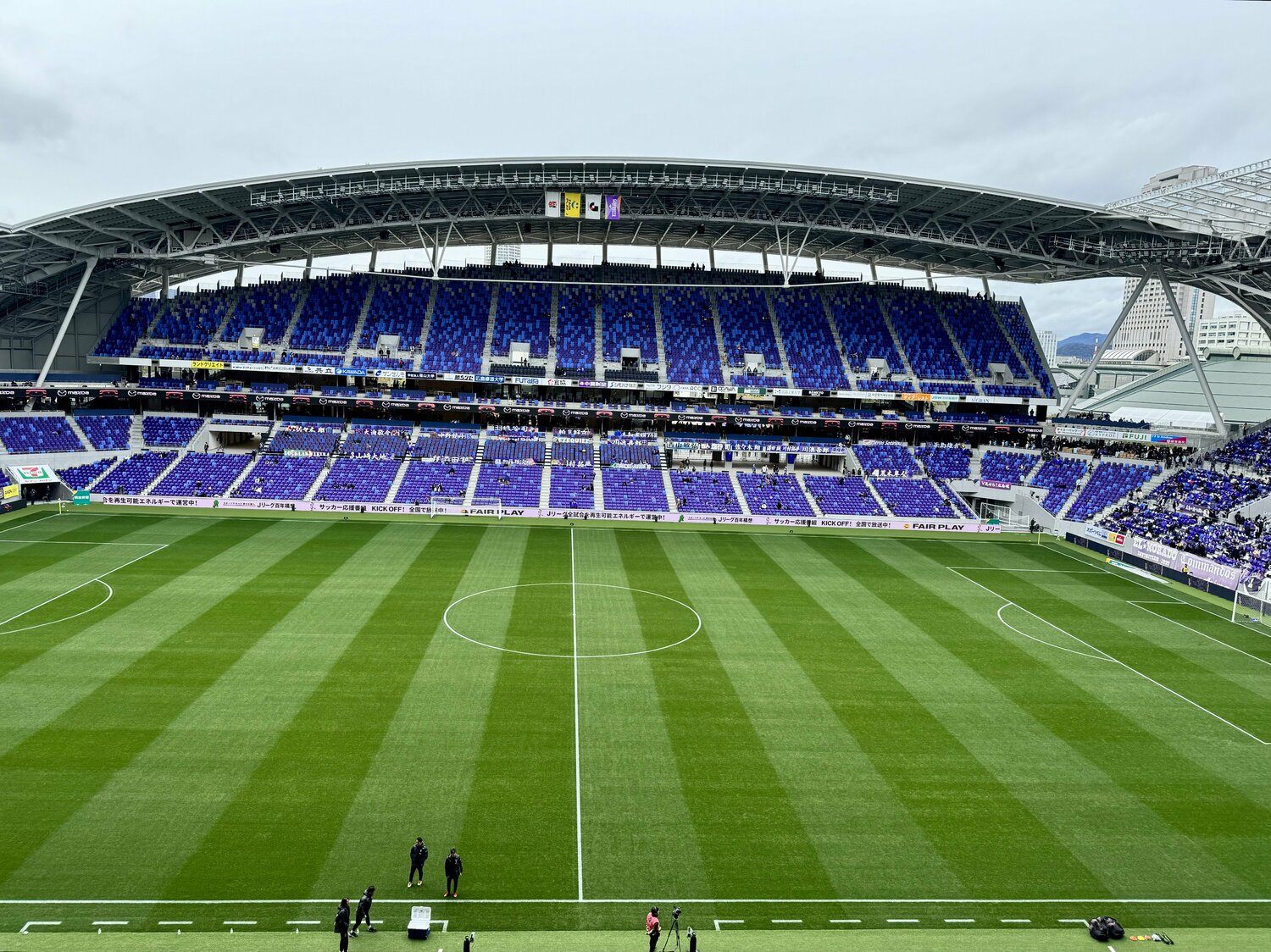 メーンスタンド側から　©Atsushi Iio