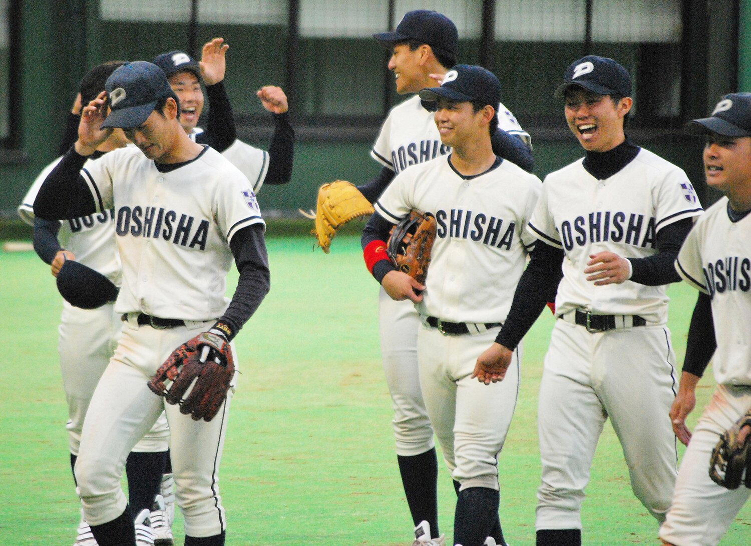 高校で春夏連覇を達成後は同志社大へ。大学でも主力としてチームを引っ張った（右から3人目が白水監督）　©JIJI PRESS