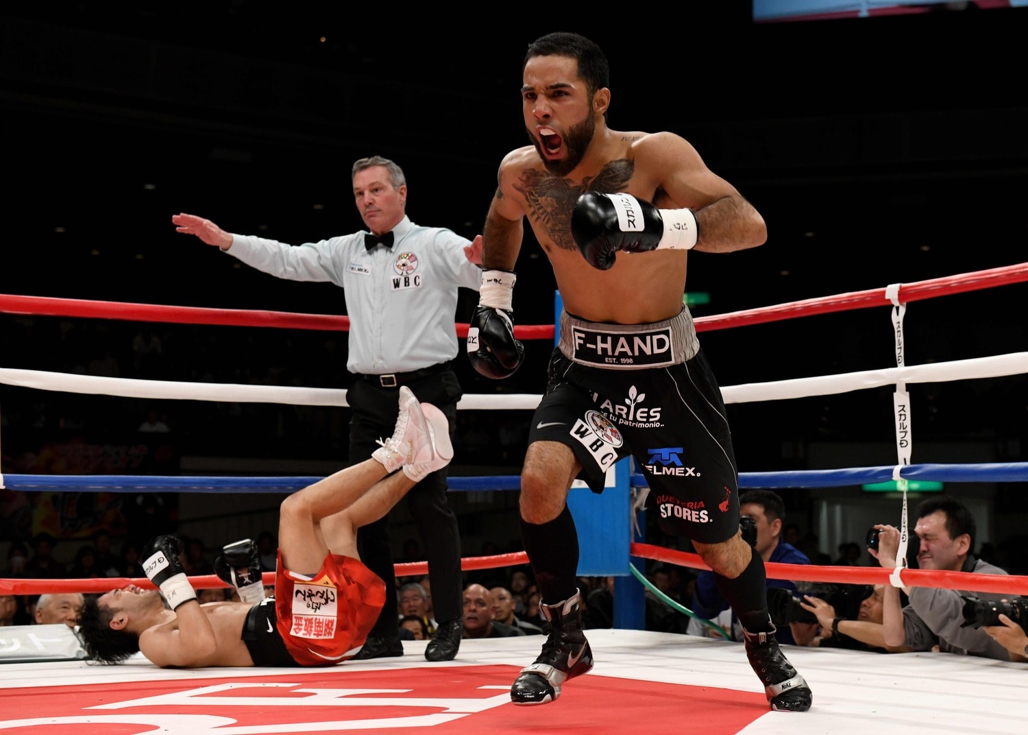 体重超過という失態を犯しながら、ネリは喜びを爆発させた　©AFP/JIJI PRESS