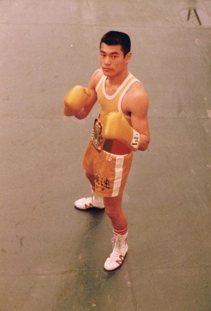 浪速高校ボクシング部時代の赤井英和（本人提供）