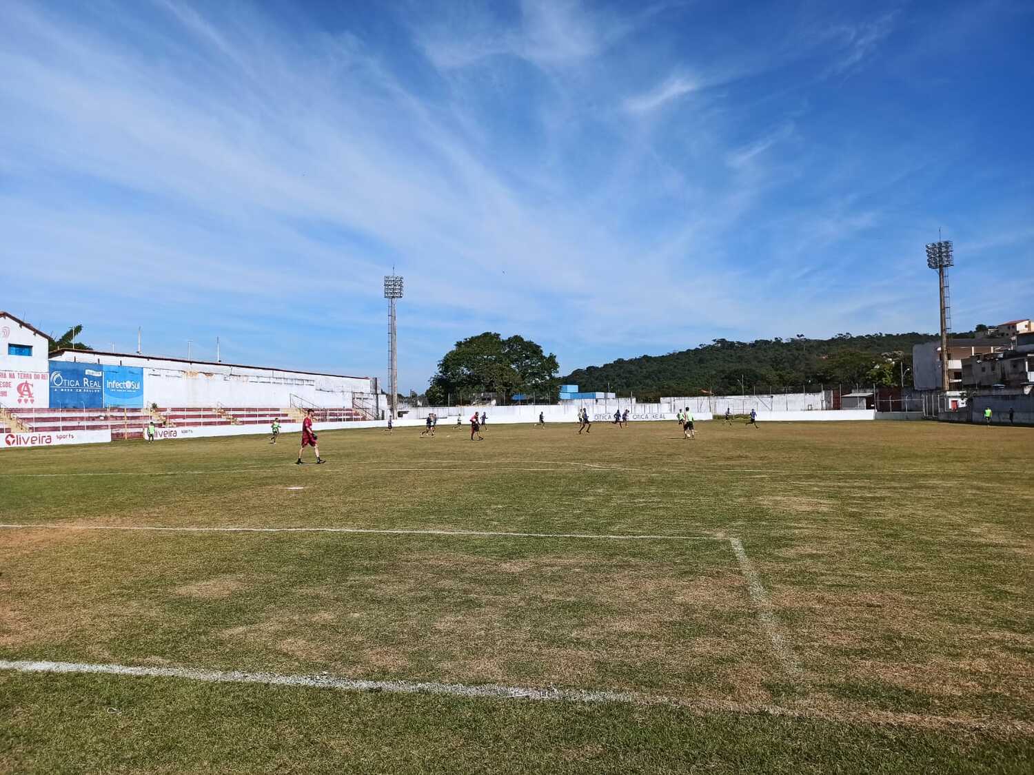 U-20の選手たちが練習していた