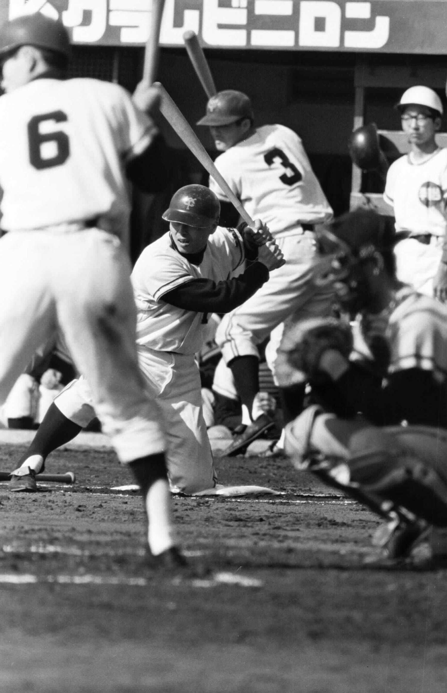 のちに「ON砲」となる王だが、19歳時は低打率に苦しんでいた　©BUNGEISHUNJU