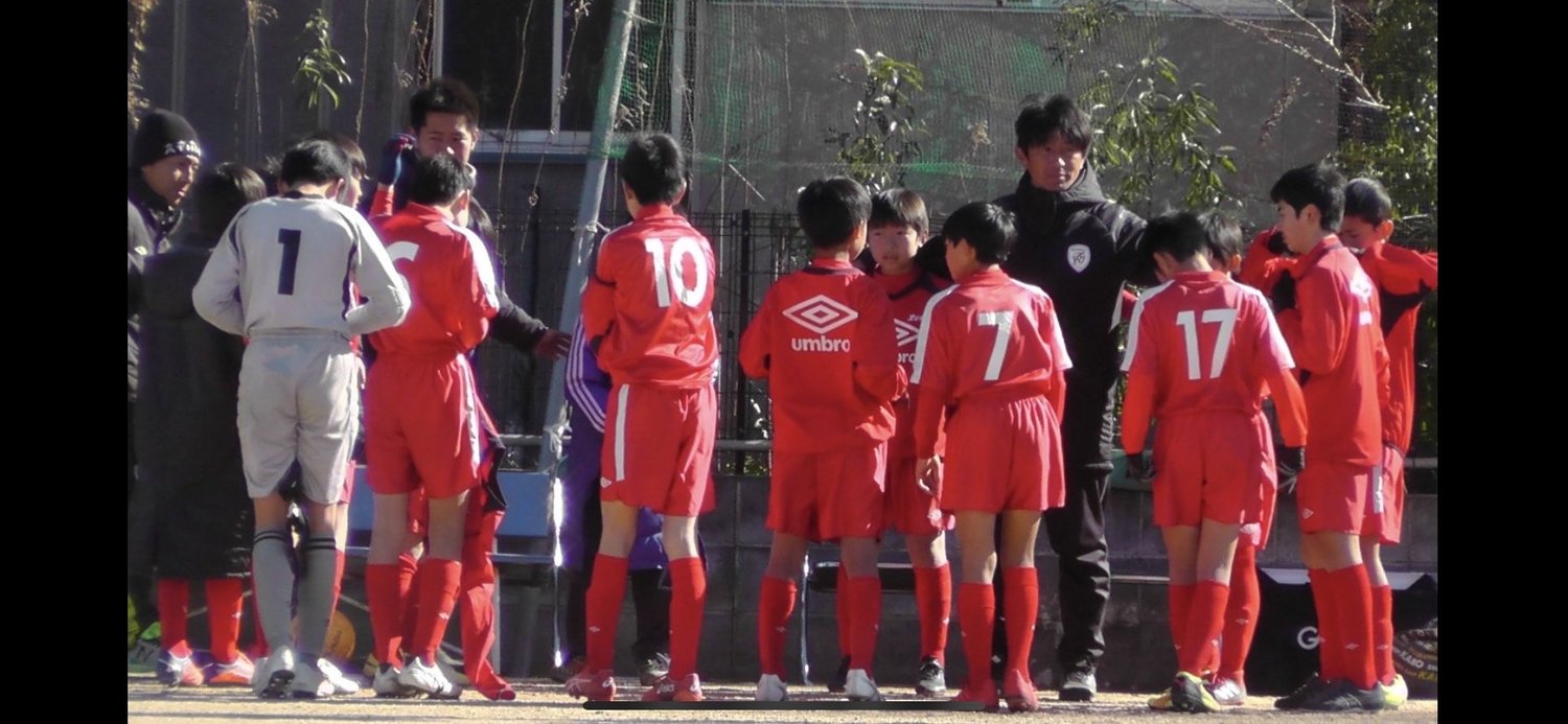 子供たちに問いかけ、考えるためのサポートをすることで積極的にチャレンジする空気感を作り出している※本人提供