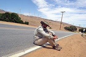 一緒にヒッチハイクを試みた映画監督のGaiter。 