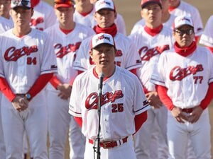 結果を出した者だけが次に進める…緊張感に包まれる広島キャンプで新井監督が打ち出した「横一線」のリアルな競争現場