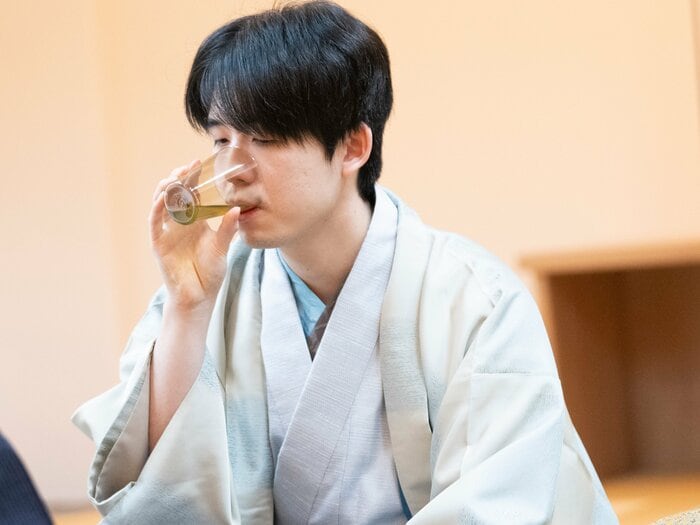 “初のタイトル戦3連敗”藤井聡太23歳「不調というより」は本当か…元A級棋士がズバリ「永瀬拓矢、増田康宏の工夫が」「大棋士ほど逆境に強い」＜Number Web＞ photograph by Keiji Ishikawa