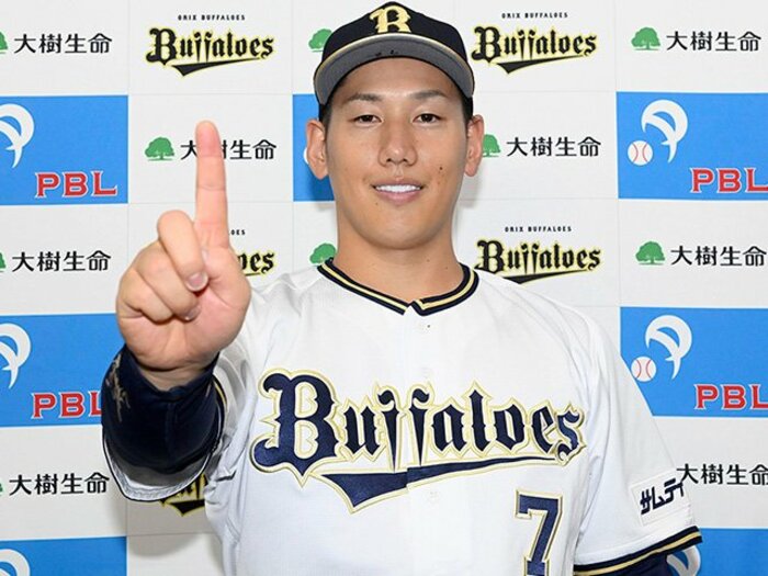 落合博満やONらに並ぶ「3年連続首位打者」なるか？ オリ吉田正尚.323vs日ハム松本剛.355…「3分2厘差」でもアツい争いなワケ＜Number Web＞ photograph by Kyodo News