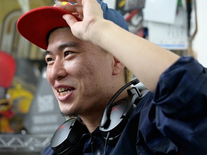 世界最強の格闘ゲーマーはどんな人?ボンちゃんが語る仕事論と結婚観。<Number Web> photograph by Hirofumi Kamaya