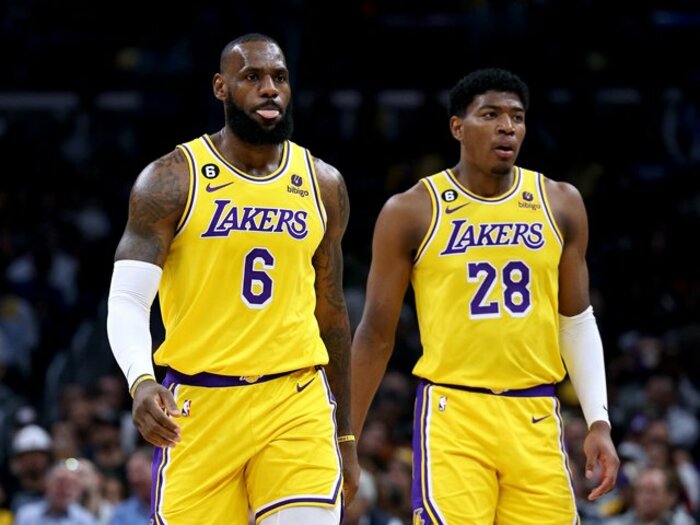 八村塁は“大舞台”に強い? NBAプレーオフ“歴史的な活躍”の裏にレブロンの励まし「ルイがどれだけ大事な存在なのかを伝えている」<Number Web> photograph by Getty Images