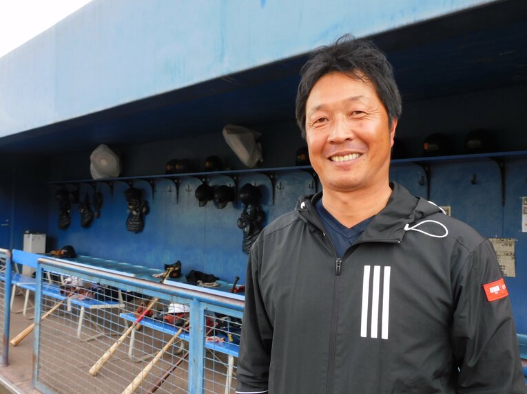 現在の伊藤彰さん。山梨学院大でコーチを務める　©NumberWeb